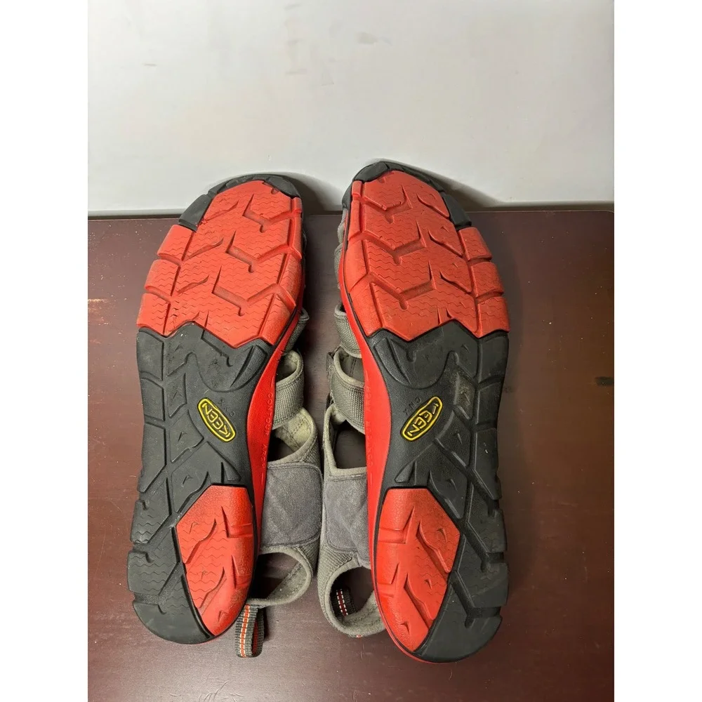 Keen Clearwater CNX Mens 14 Grey Red Waterproof Hiking‎ Sport Sandals CD 010114